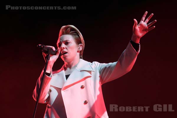 LA ROUX - 2014-08-24 - SAINT CLOUD - Domaine National - Scene de la Cascade - 